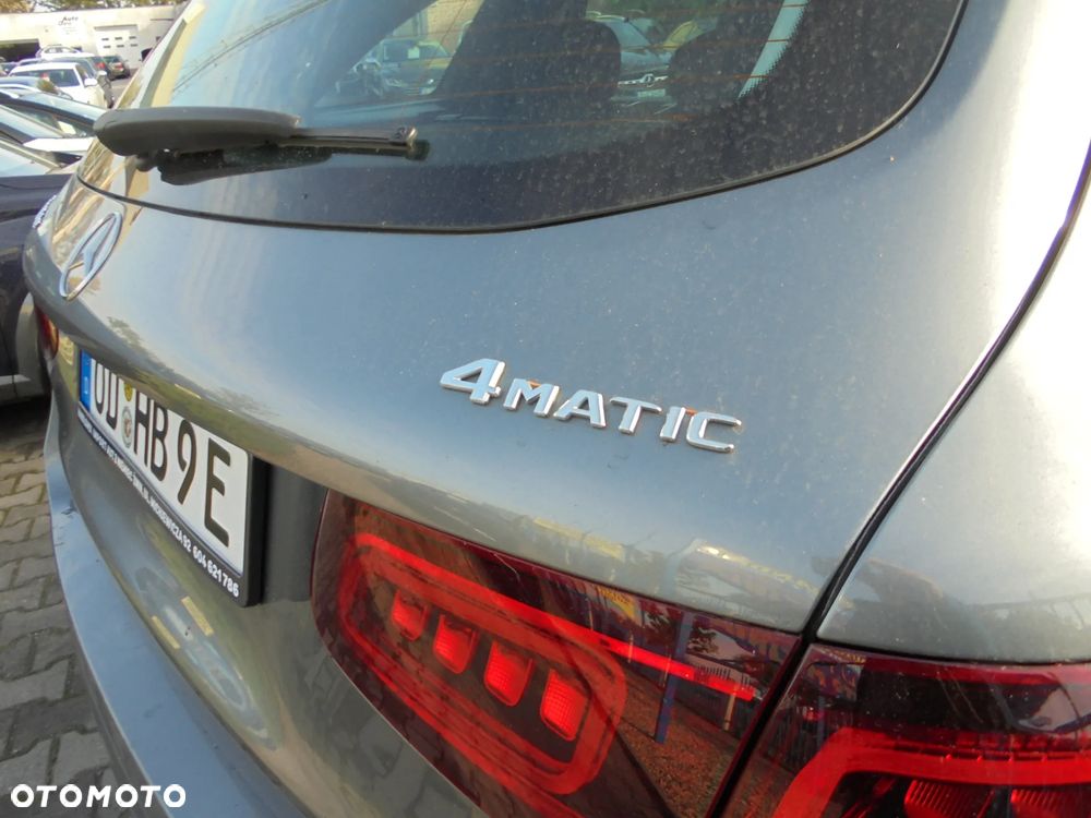 Mercedes-Benz GLC 300 de 4Matic 9G-TRONIC - 32