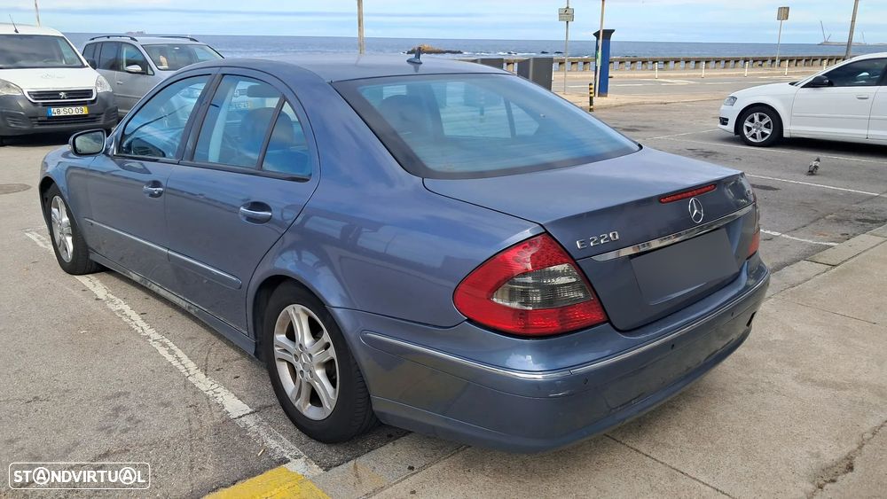 Mercedes-Benz E 220 CDI Avantgarde Aut. - 10