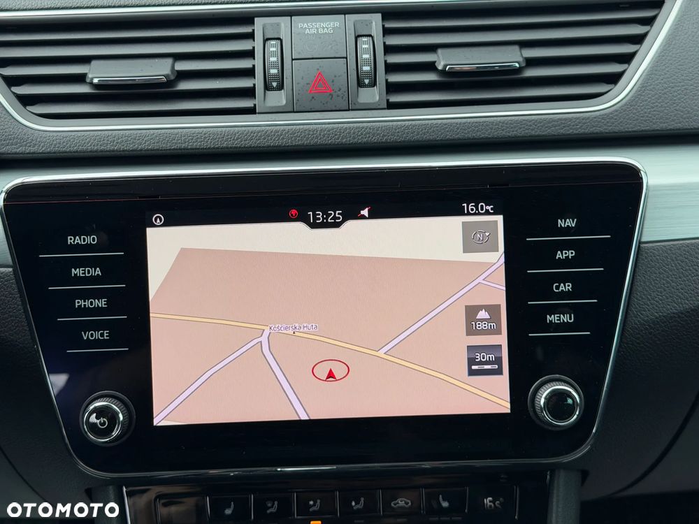 Skoda Superb 2.0 TDI DSG Style - 14
