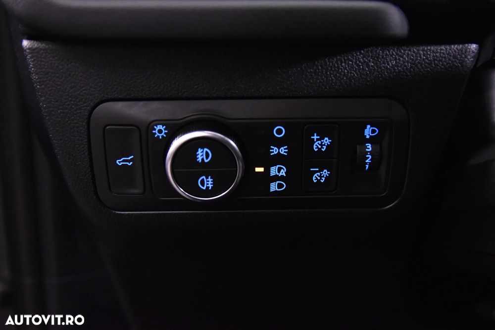 Ford Kuga - 16