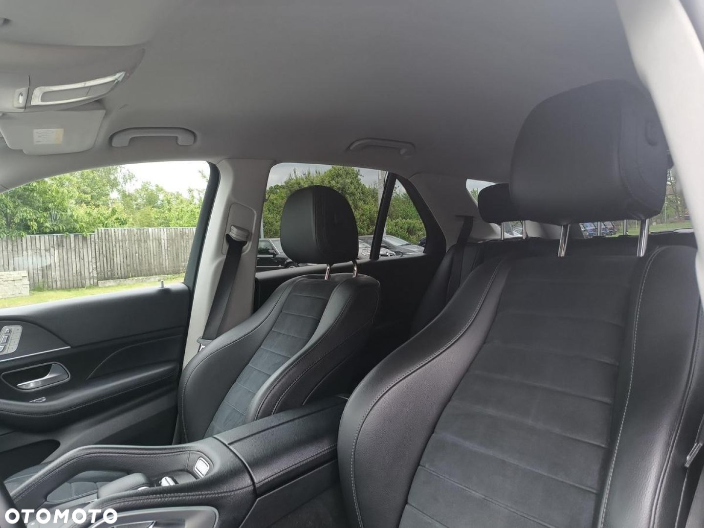 Mercedes-Benz GLE - 12