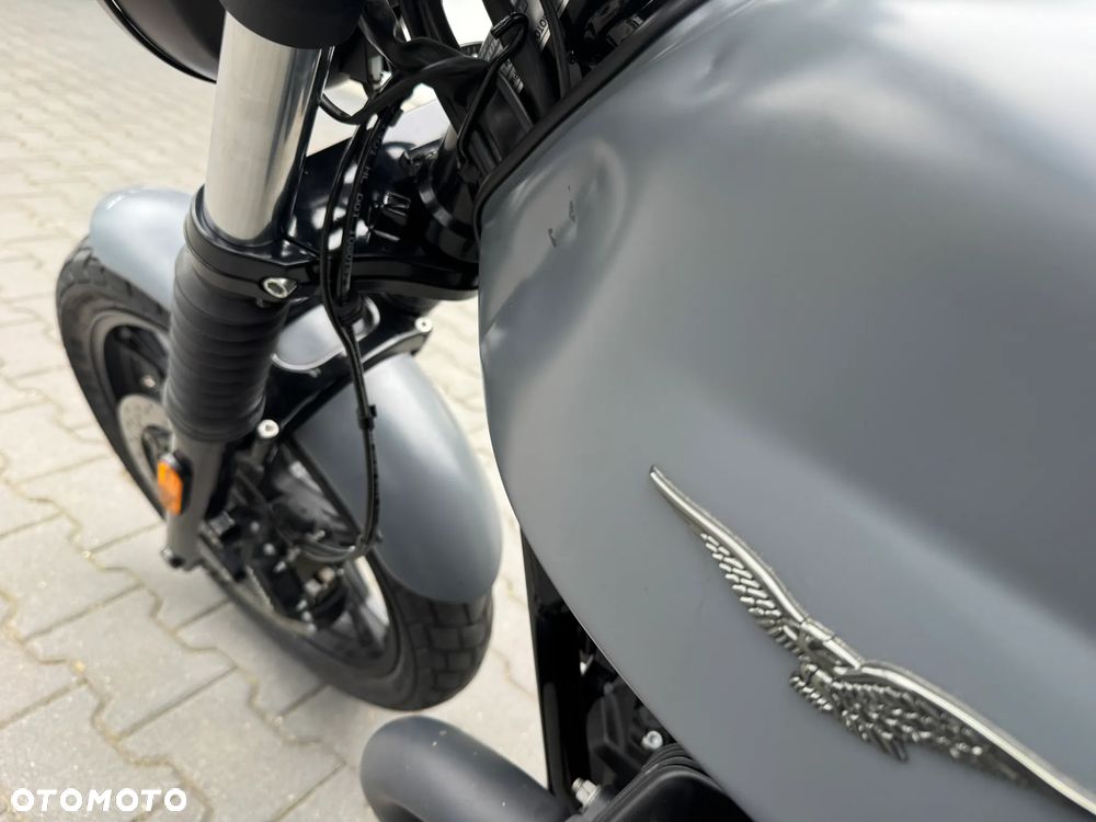 Moto Guzzi V7 - 24