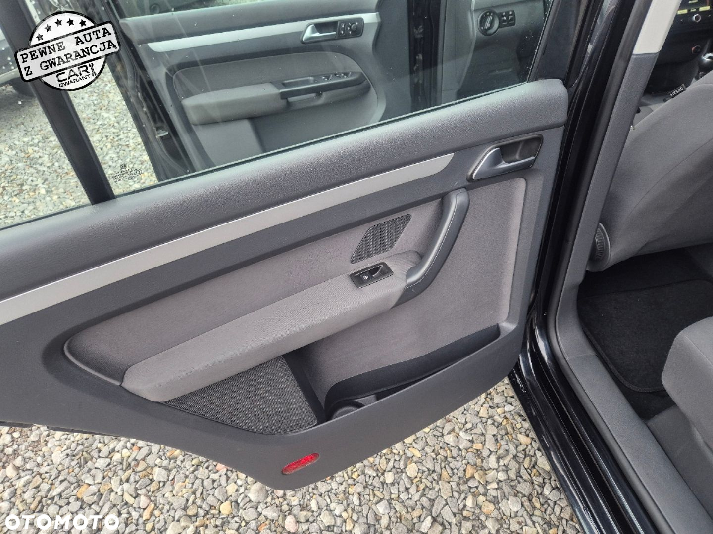 Volkswagen Touran - 12