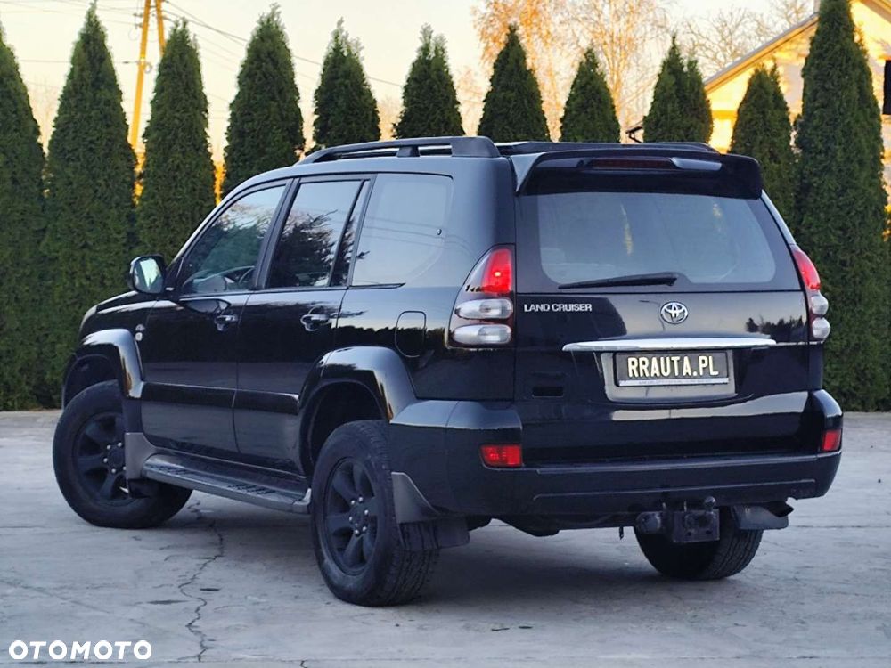 Toyota Land Cruiser - 35