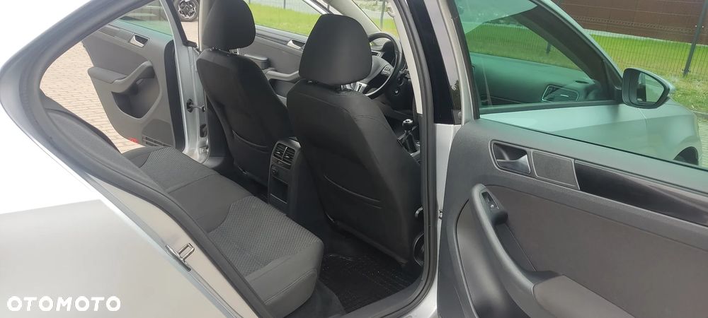 Volkswagen Jetta 2.0 TDI DPF Comfortline - 18