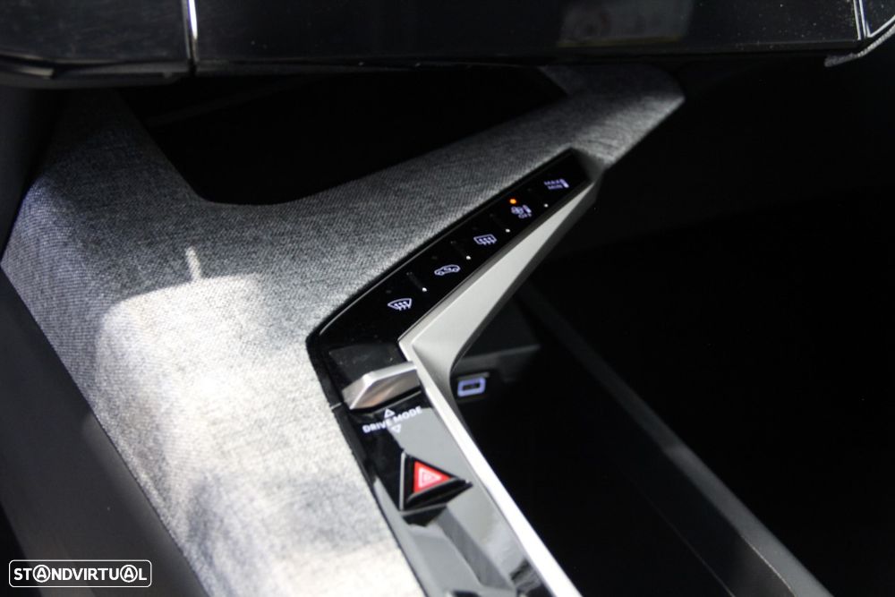 Peugeot 5008 1.2 Hybrid Allure e-DCS6 - 24