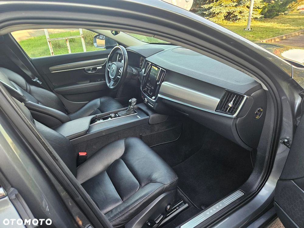 Volvo V90 D3 Geartronic Momentum Pro - 30