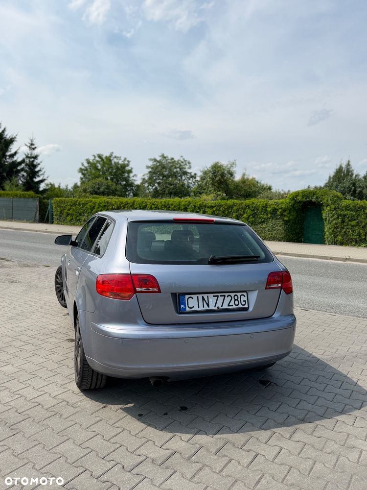Audi A3 Sportback 1.6 FSI Ambiente - 3