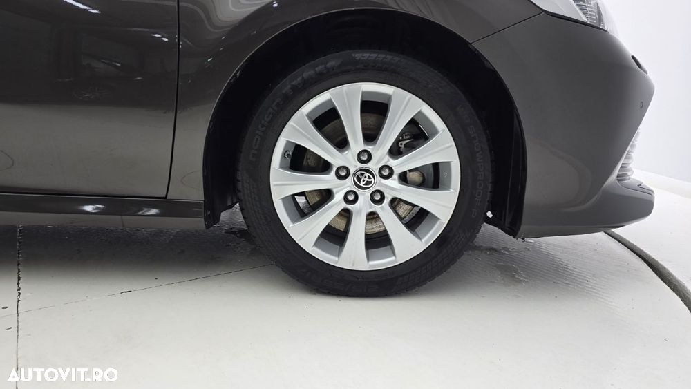 Toyota Camry - 23