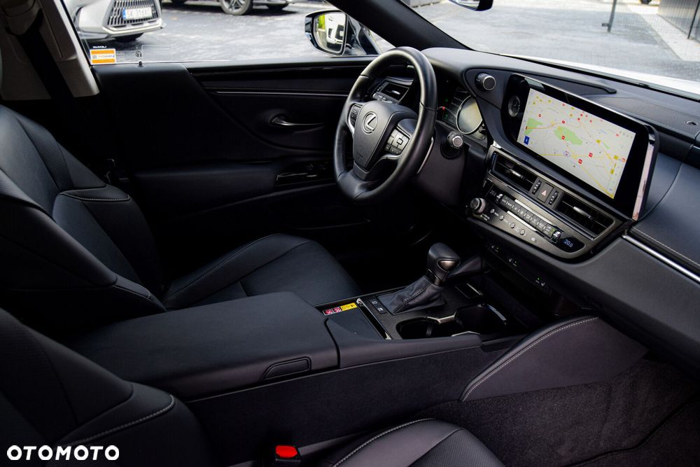 Lexus ES 300h Business Edition - 9