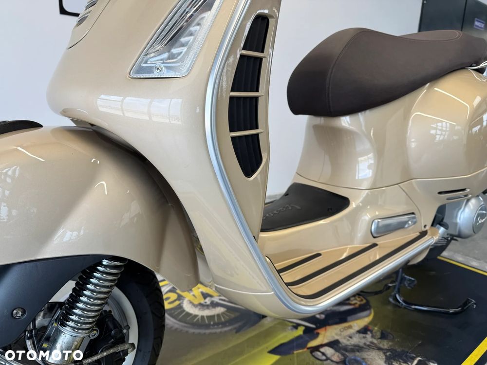 Vespa GTS - 19