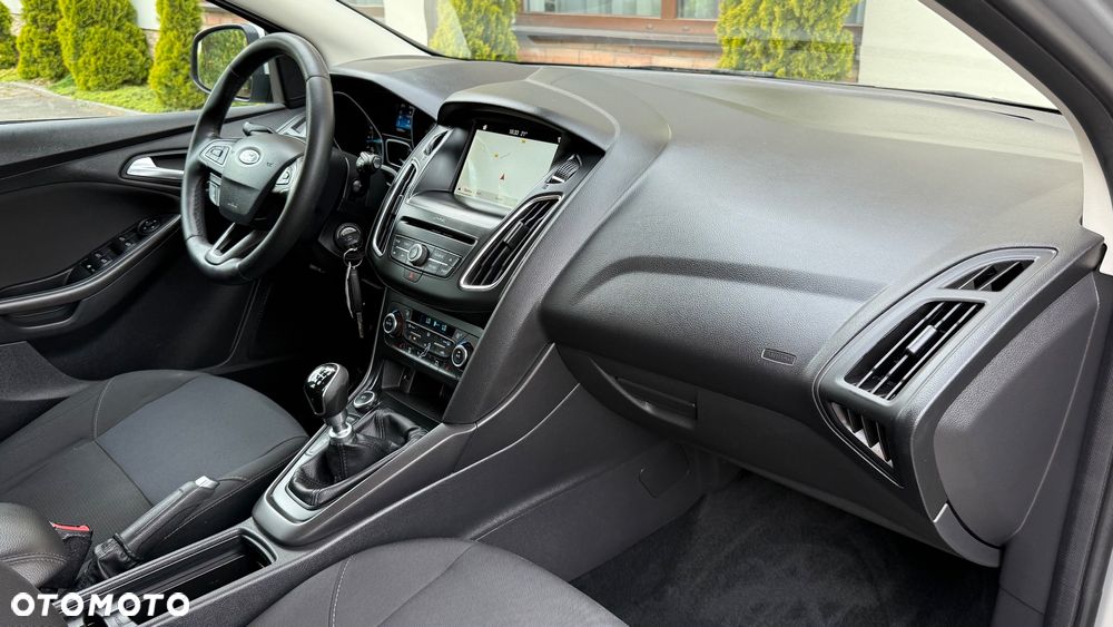 Ford Focus - 30