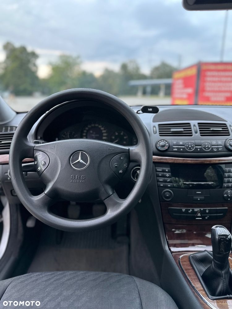 Mercedes-Benz Klasa E 200 CDI Classic - 11