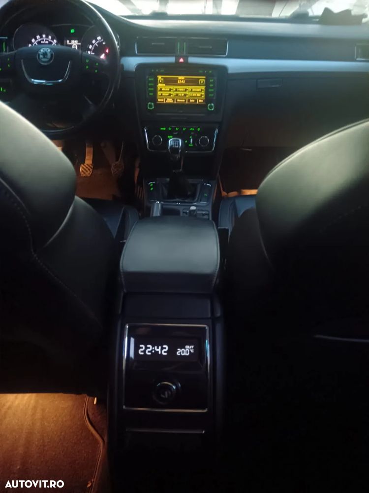 Skoda Superb 2.0 TDI Elegance - 20
