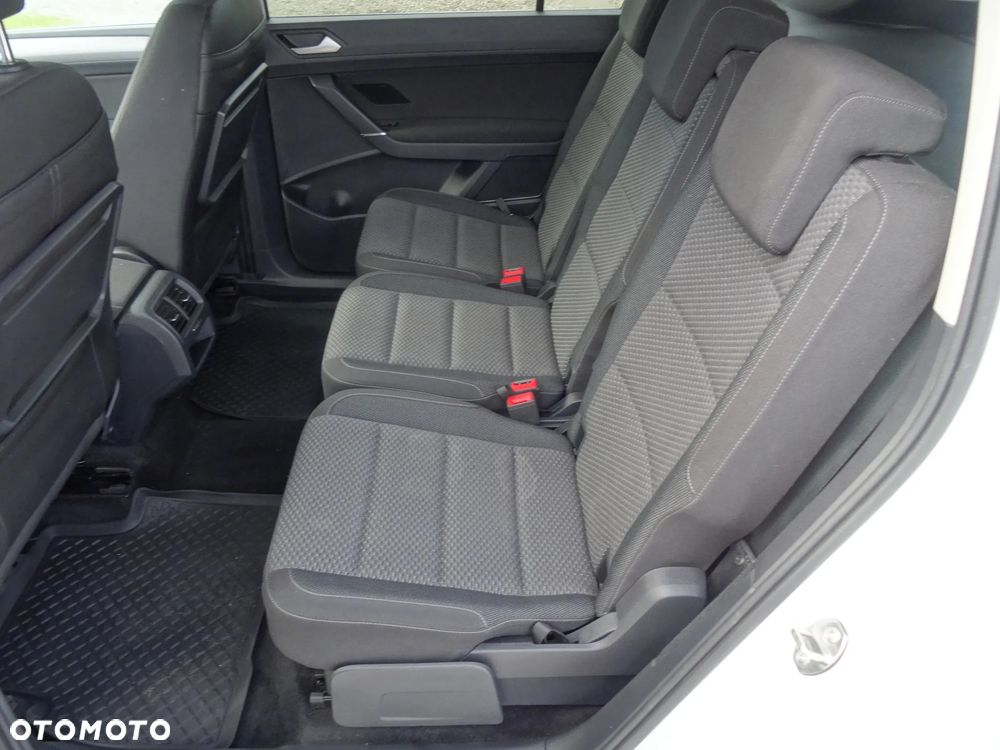Volkswagen Touran - 13