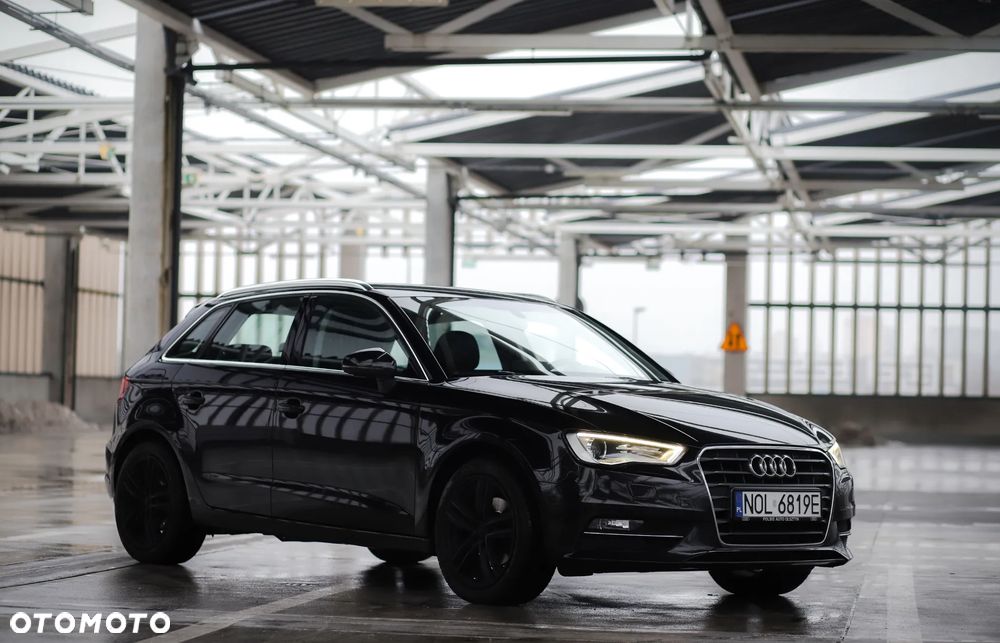 Audi A3 Sportback 1.6 TDI Ambiente - 2