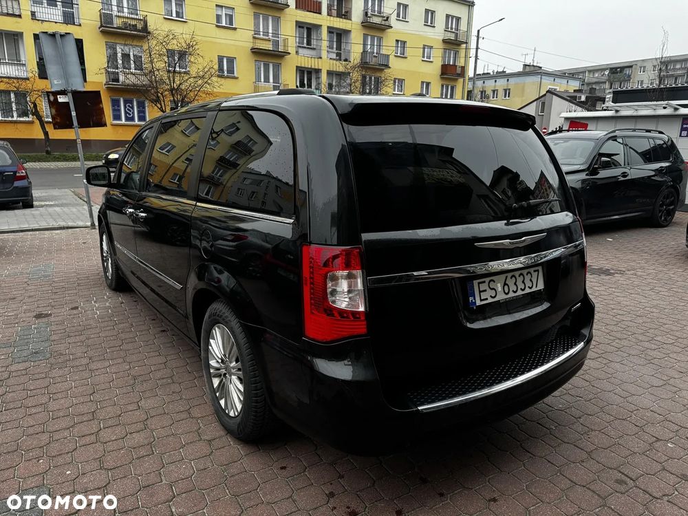 Chrysler Town & Country 3.6 Limited - 6