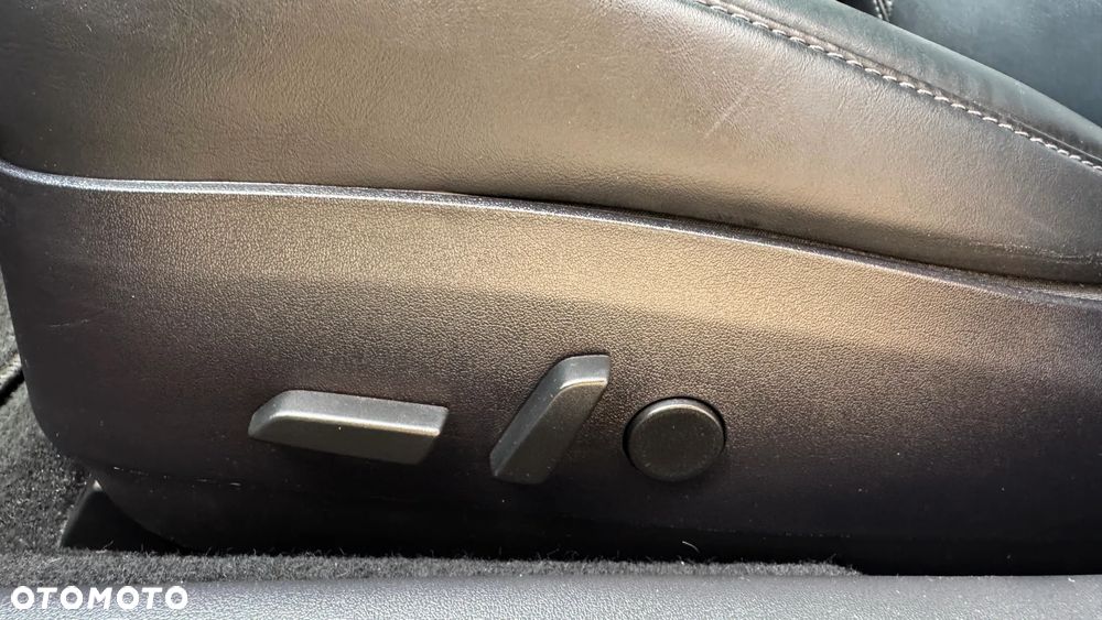 Tesla Model 3 Langstreckenbatterie Allradantrieb Dual Motor - 17