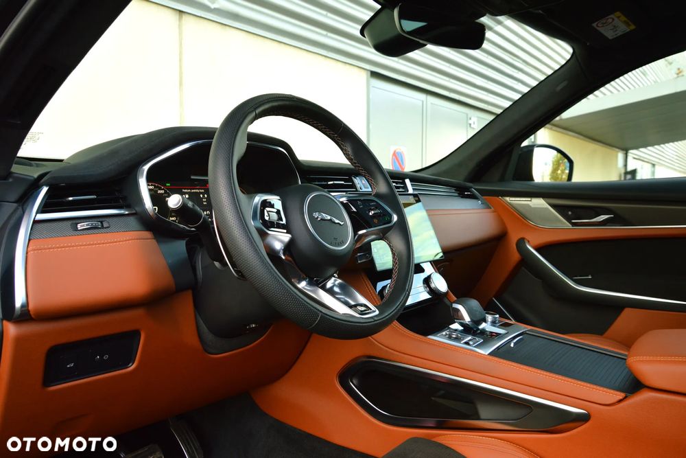 Jaguar F-Pace - 14
