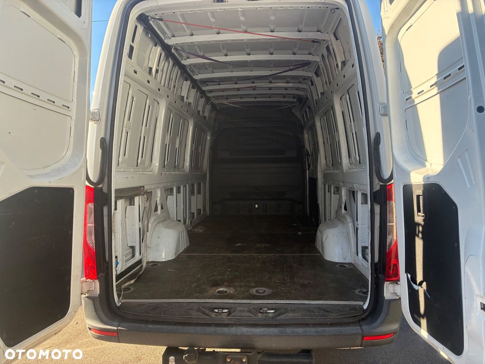 Mercedes-Benz SPRINTER - 21