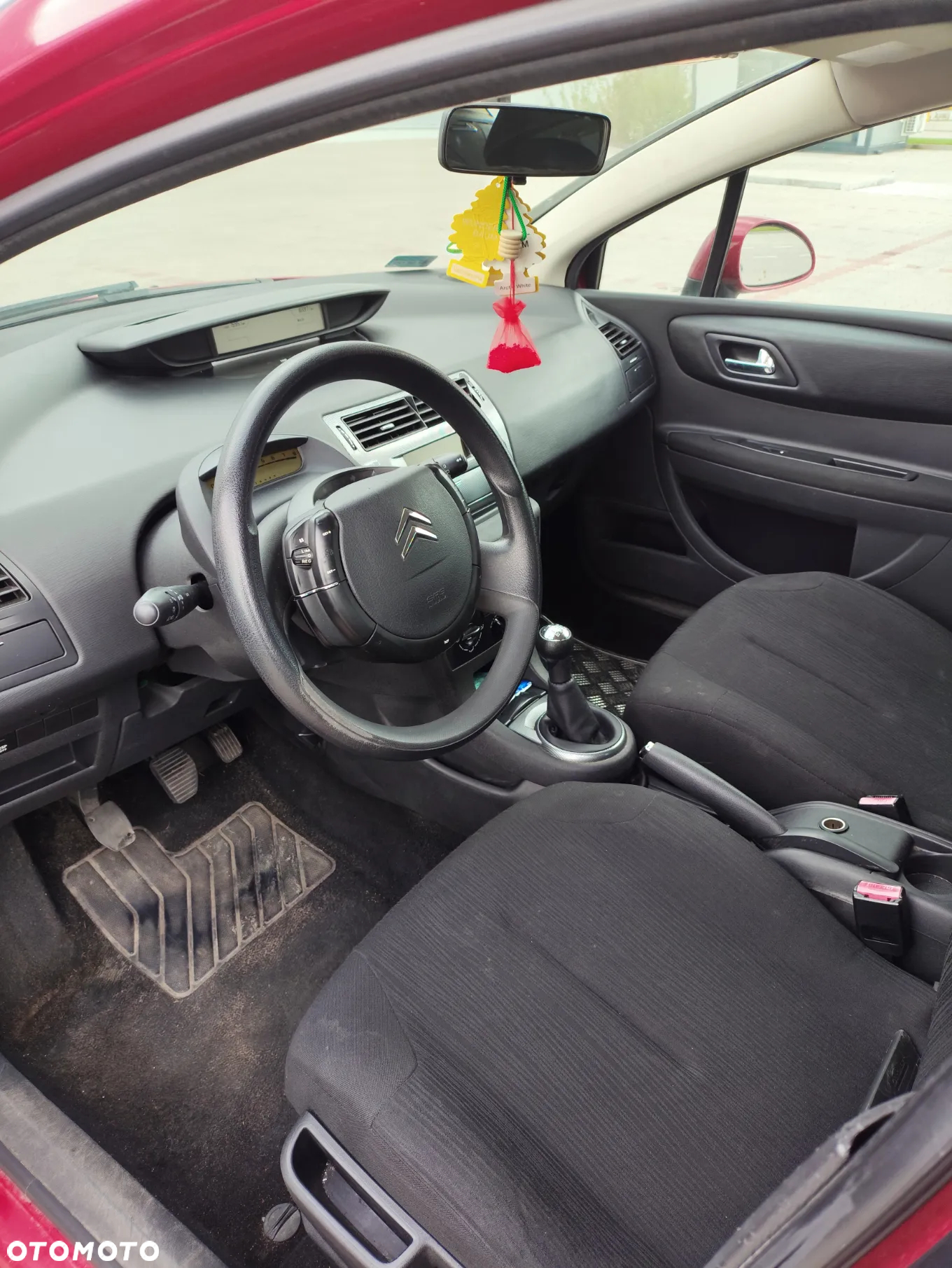 Citroën C4 1.4 16V X - 2