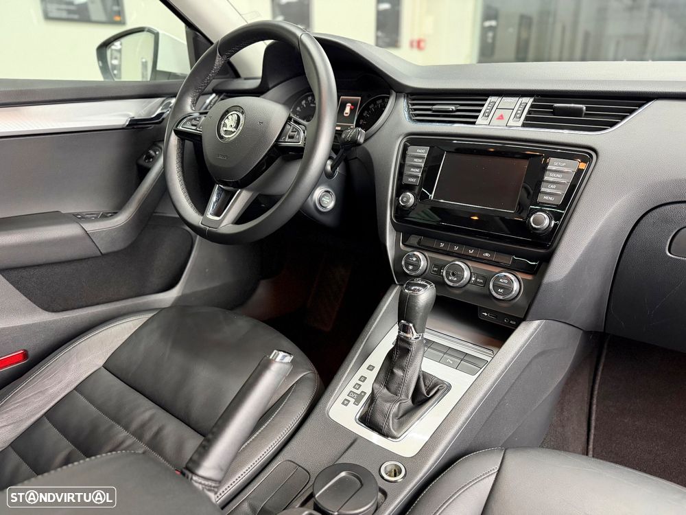 Skoda Octavia Break 1.6 TDi Sportline Pack DSG - 26