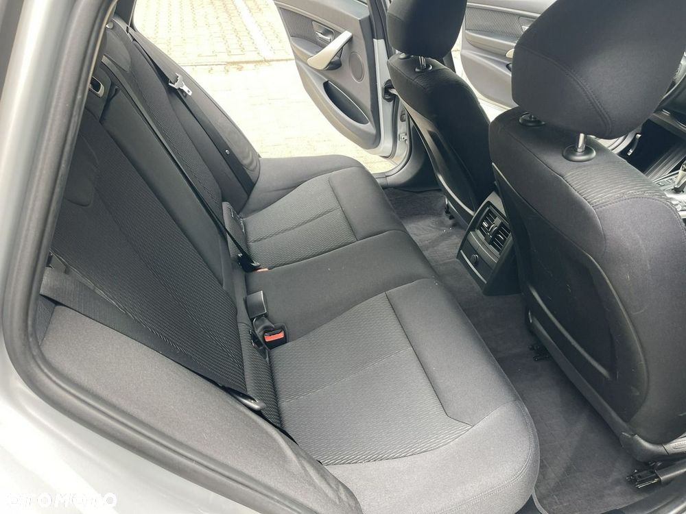 BMW Seria 3 - 26