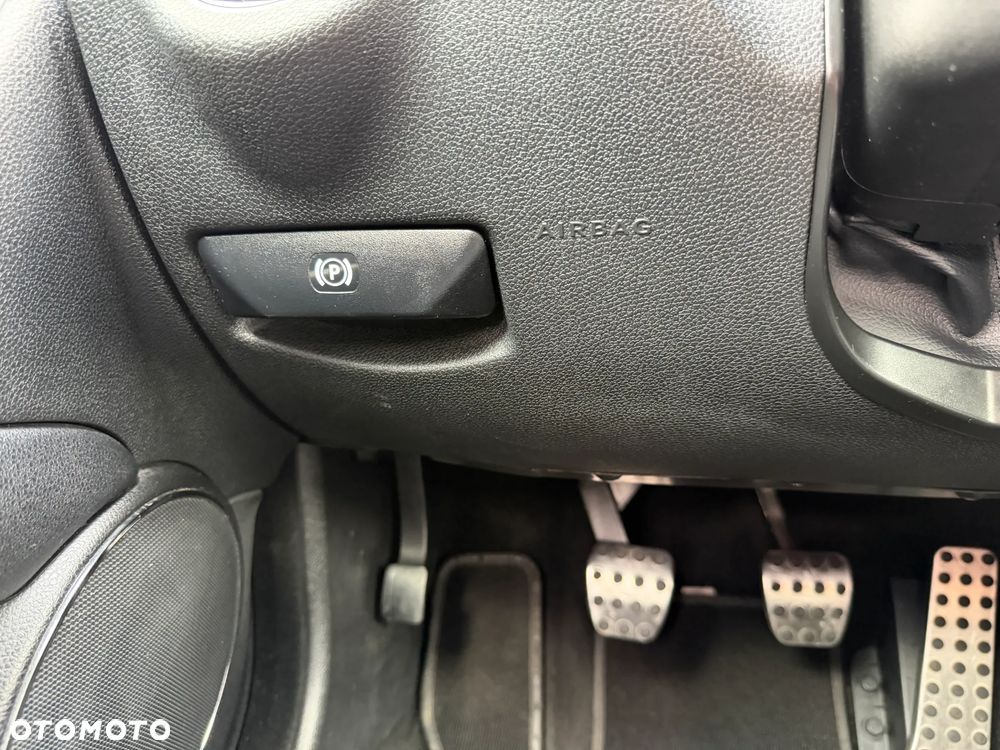 Mercedes-Benz Klasa C 220 CDI DPF BlueEFFICIENCY SPORT EDITION - 30