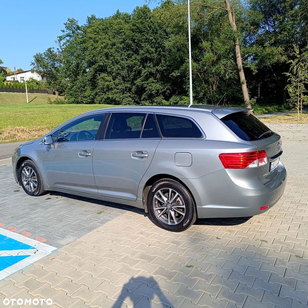 Toyota Avensis 2.0 D-4D Comfort - 4