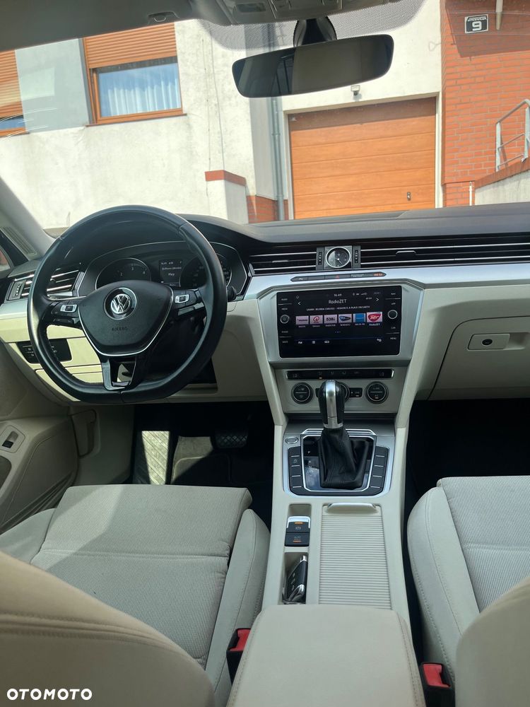 Volkswagen Passat 1.6 TDI SCR DSG - 6