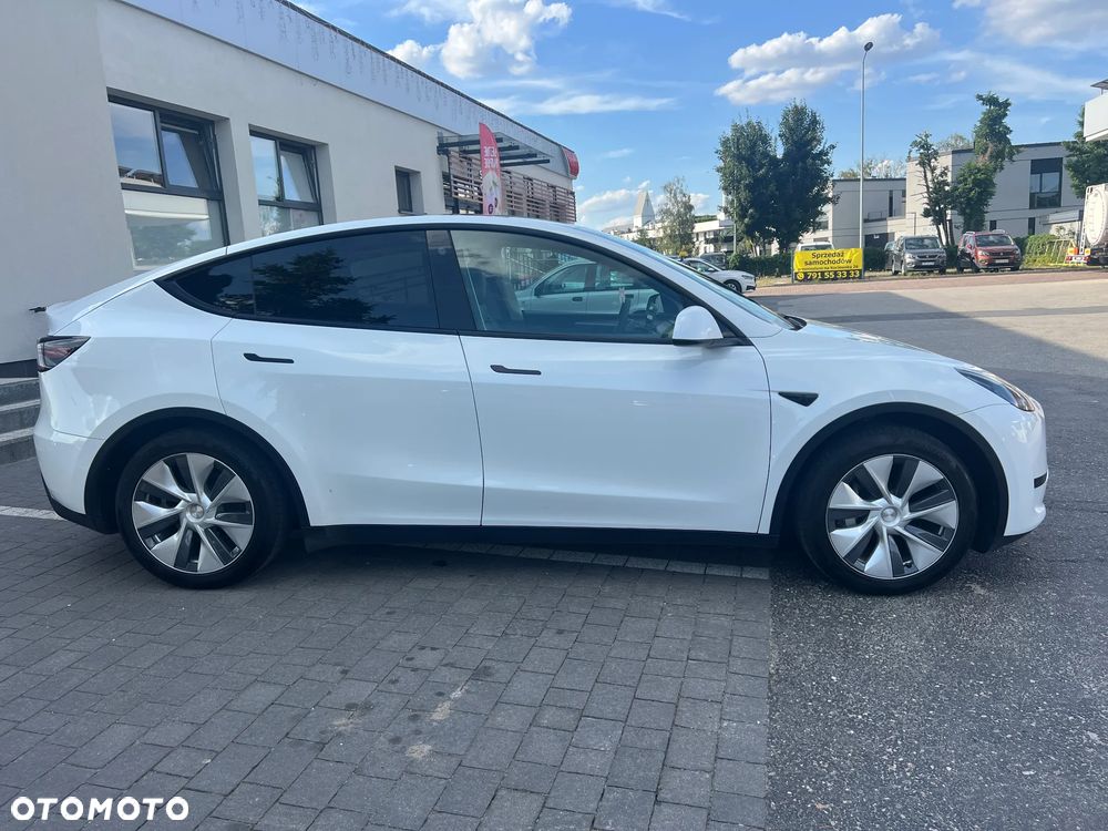 Tesla Model Y RWD - 7