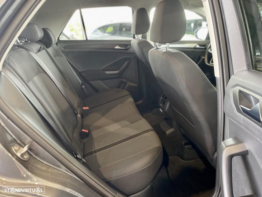 VW T-Roc 1.0 TSI Urban - 24