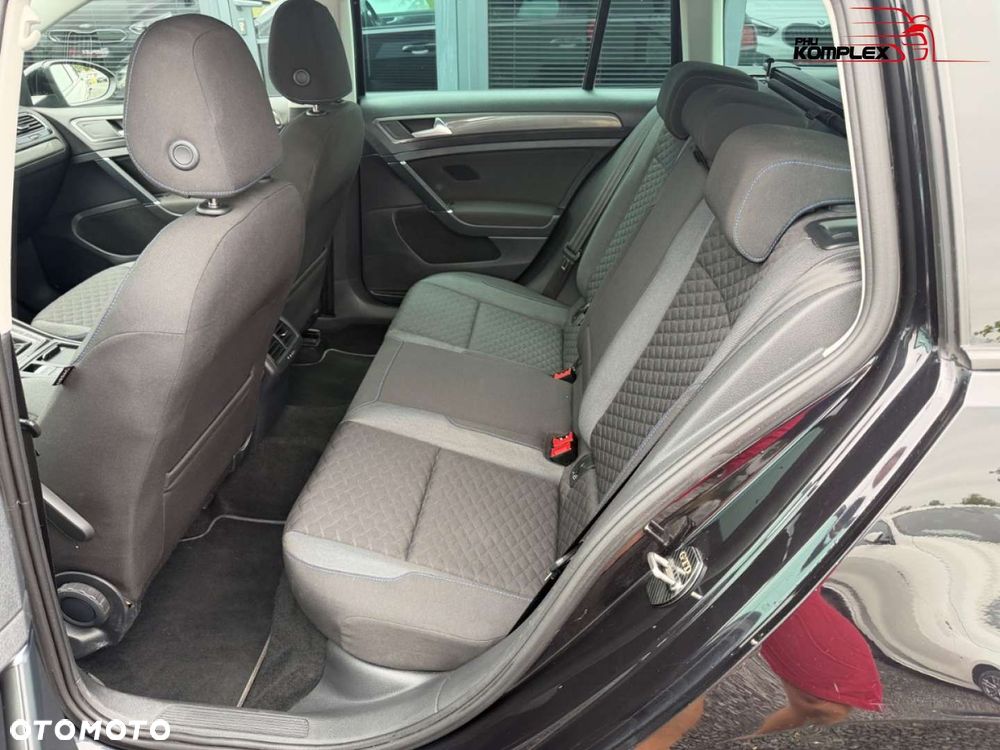 Volkswagen Golf - 9