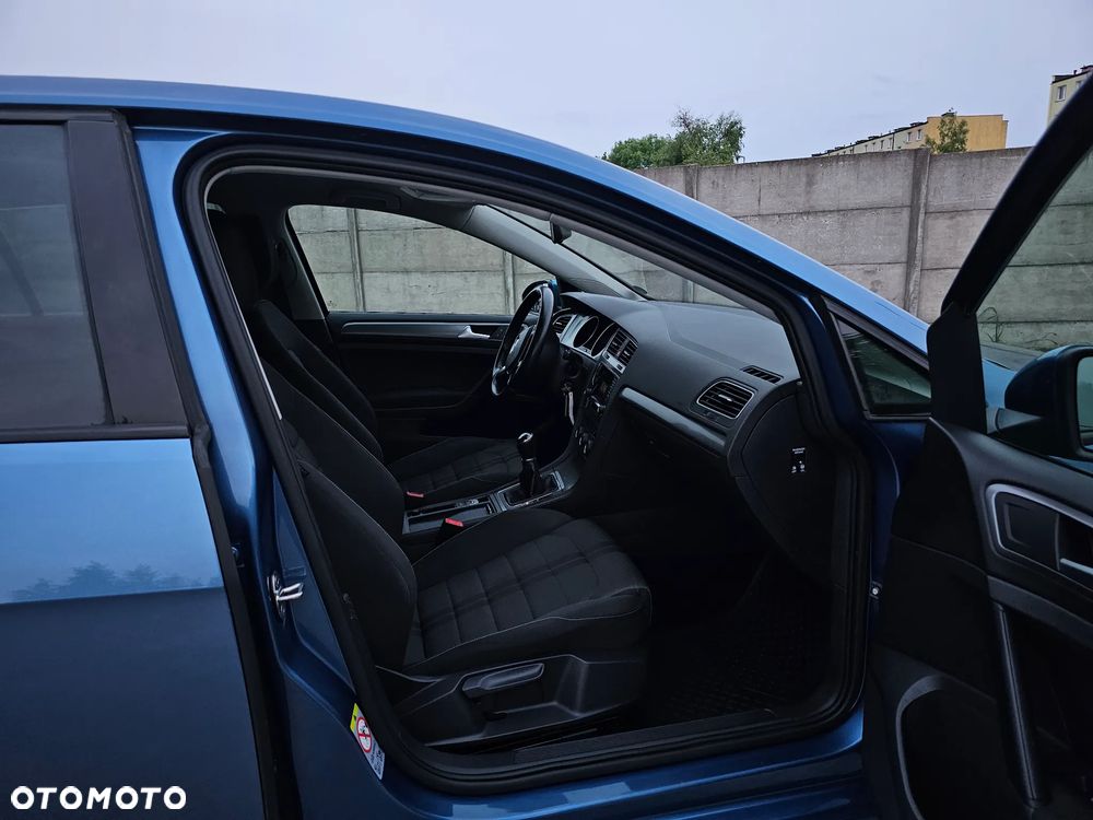 Volkswagen Golf 1.6 TDI DPF Highline - 9
