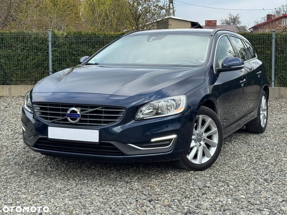 Volvo V60 D2 Summum - 1