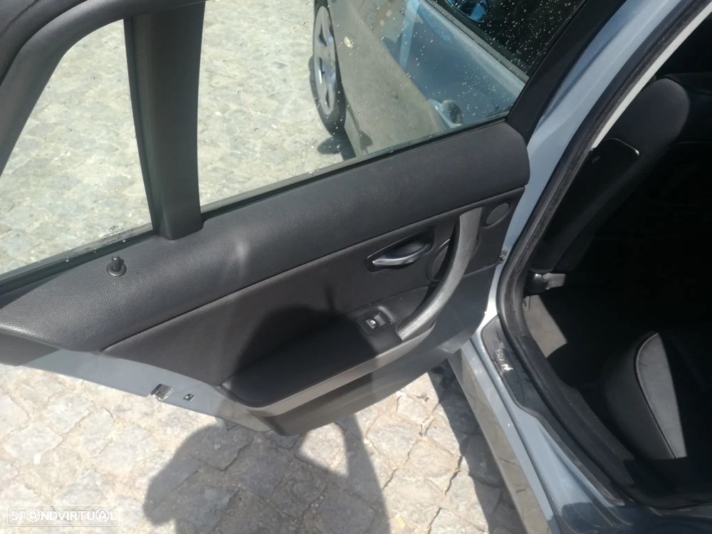 BMW 320 d Exclusive - 12