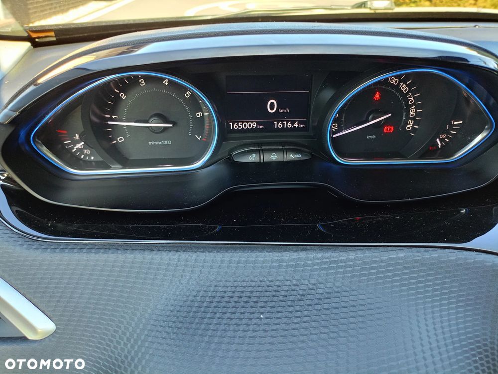 Peugeot 2008 120 VTI Allure - 10