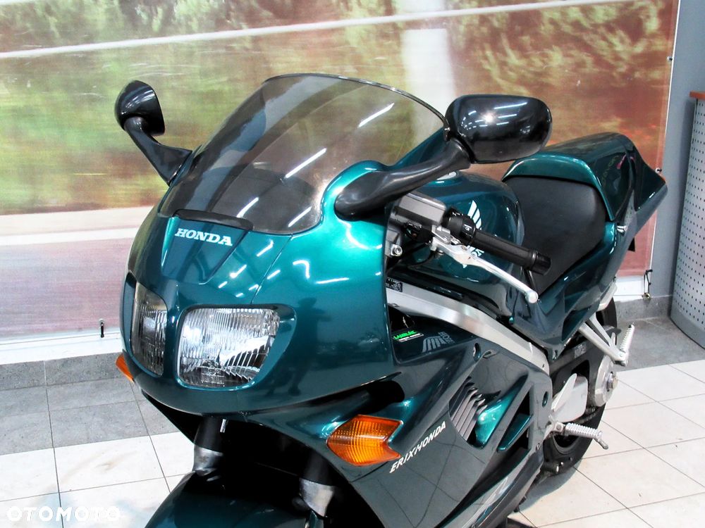 Honda VFR - 9
