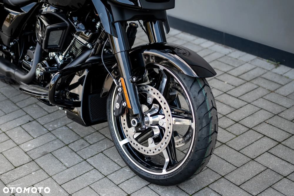 Harley-Davidson Touring Street Glide - 21