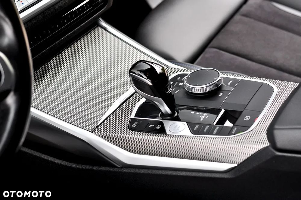 BMW Seria 3 330e Touring M Sport - 22