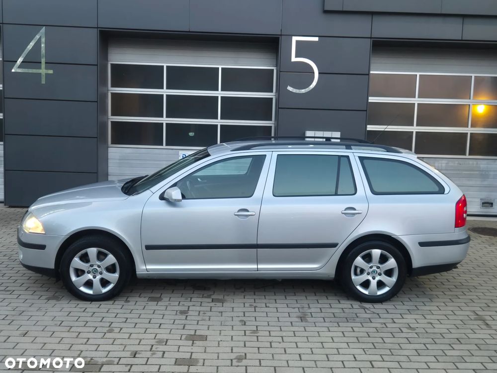 Skoda Octavia 2.0 TDI Elegance DSG - 5