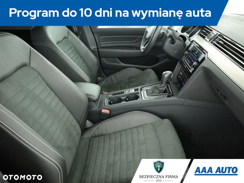 Volkswagen Passat - 8