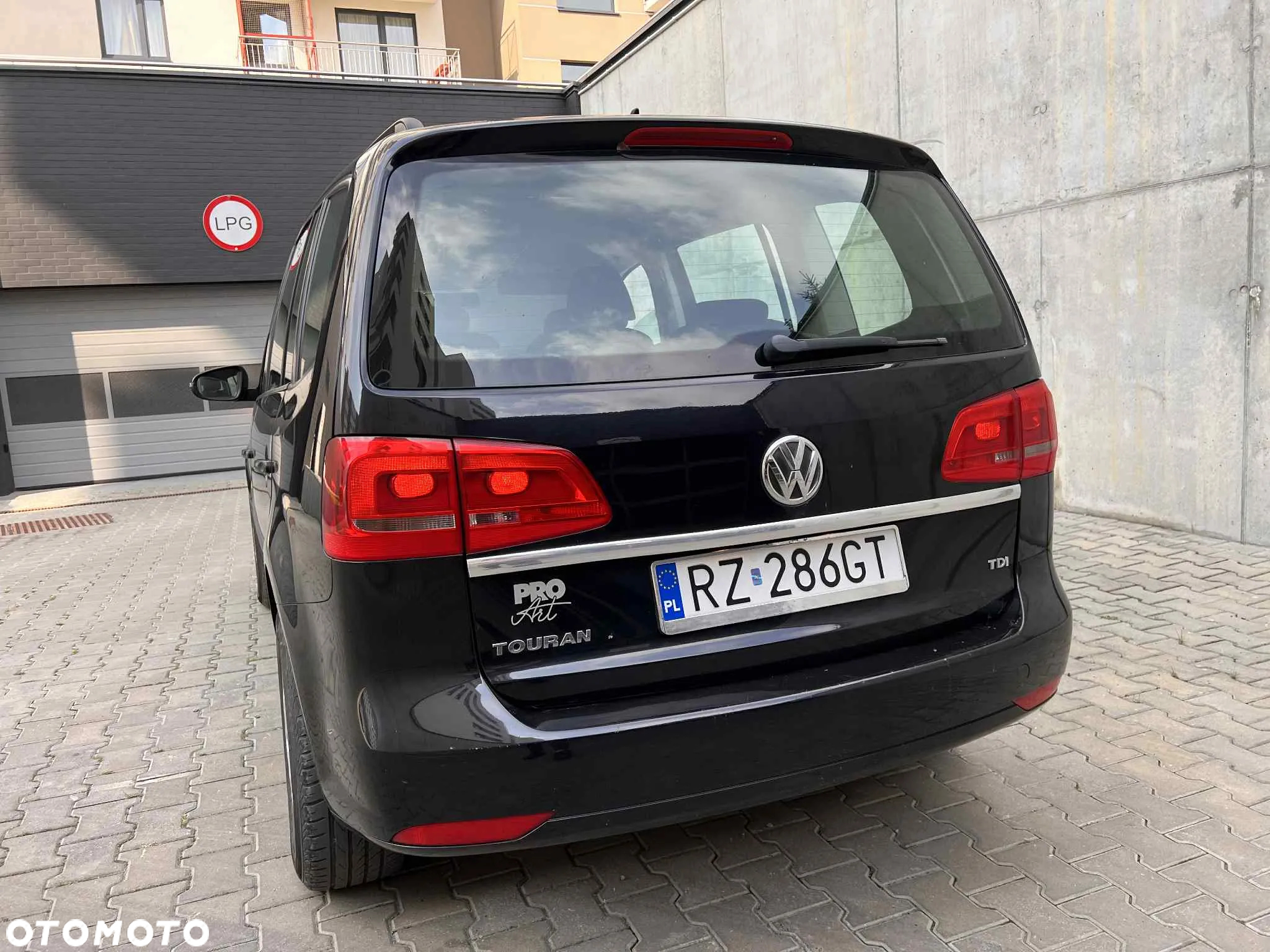 Volkswagen Touran 1.6 TDI DPF Trendline DSG - 22