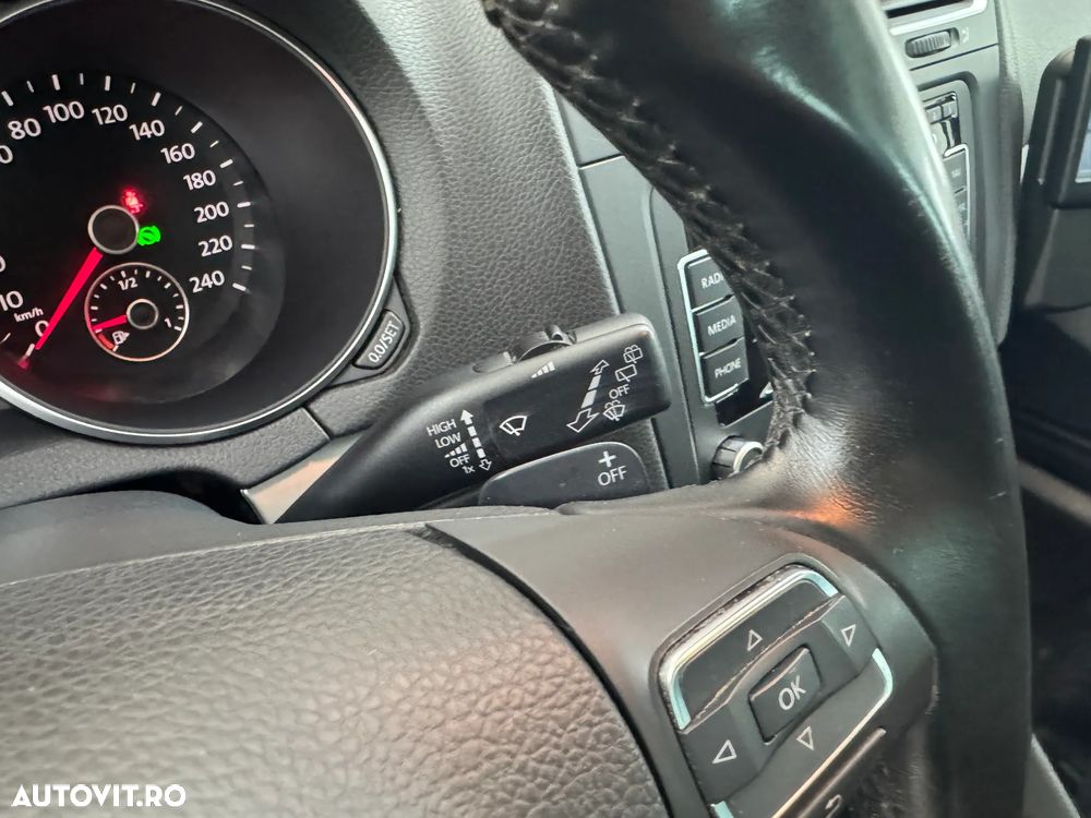 Volkswagen Golf 1.4 TSI DSG Individual - 23