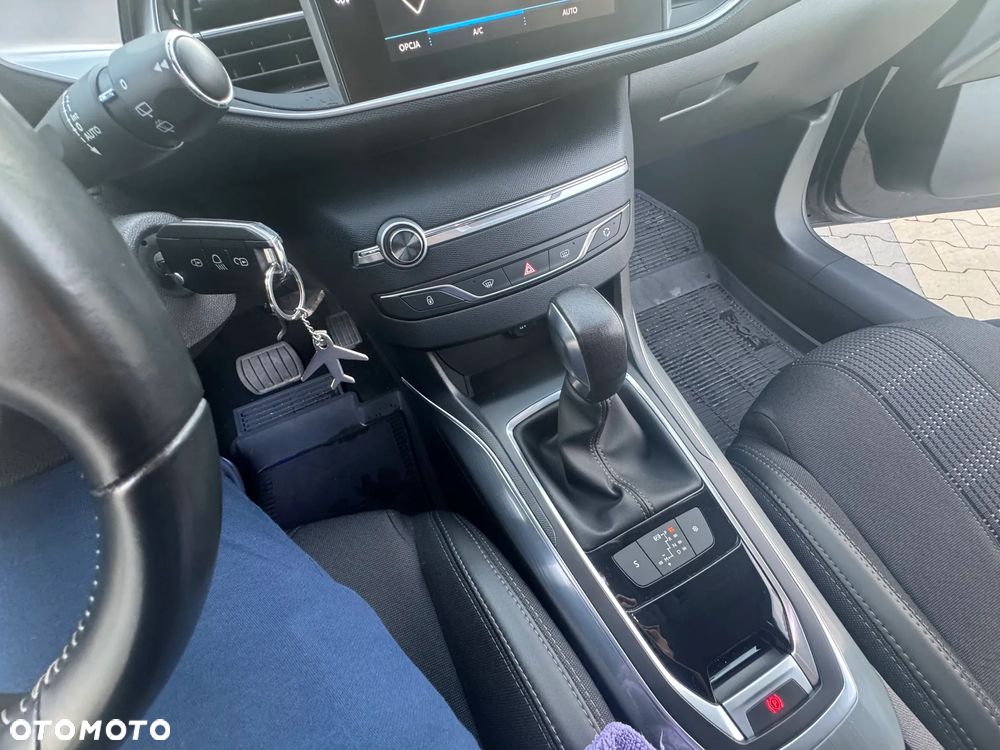 Peugeot 308 1.5 BlueHDi Allure S&S EAT6 - 14