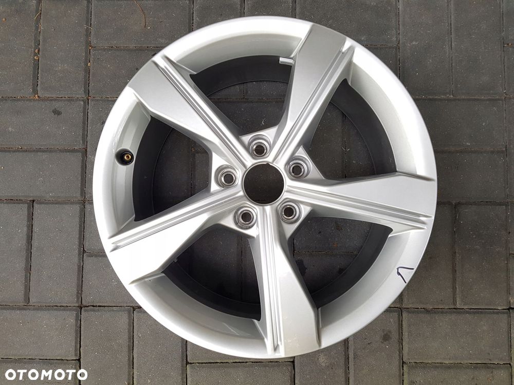 audi a4 b9 felga aluminiowa 17 cali 8w0601025eh - 2