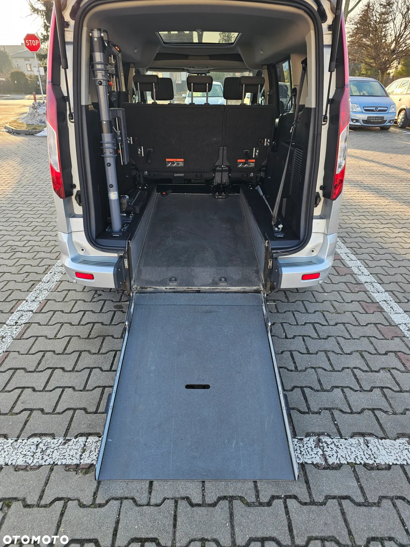Ford Tourneo Connect Grand - 31