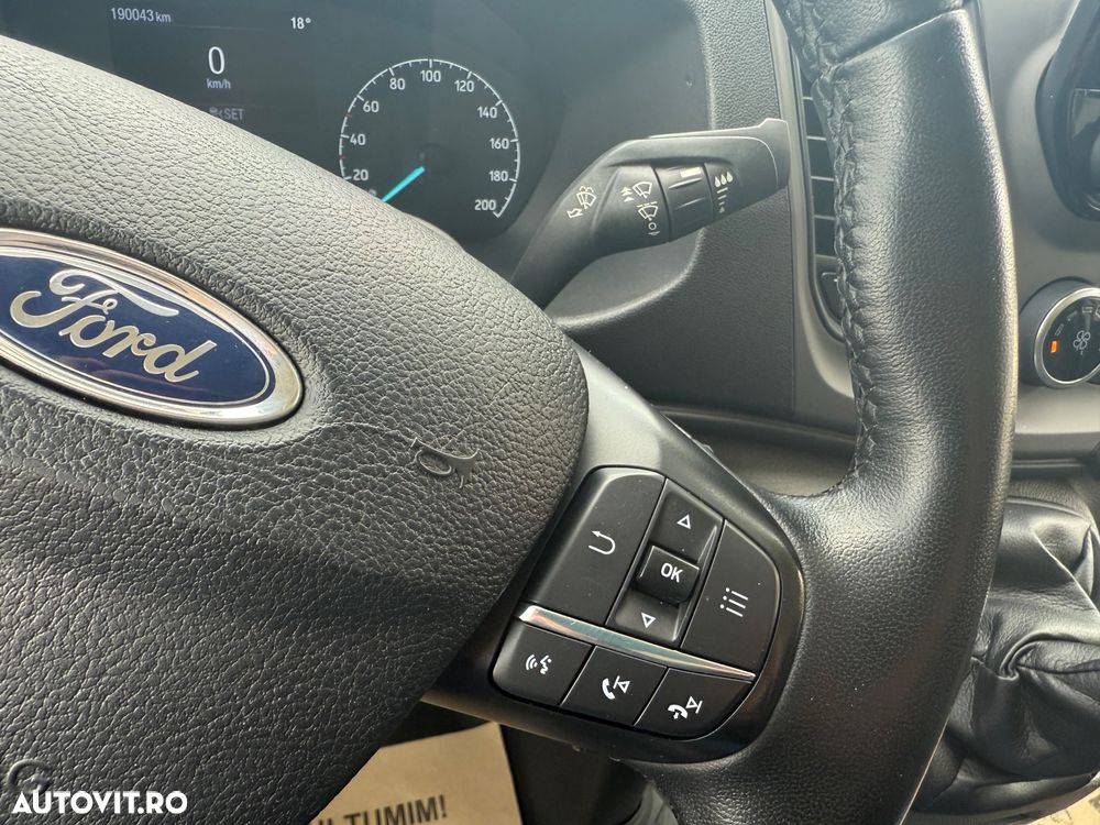 Ford TRANSIT CUSTOM - 16