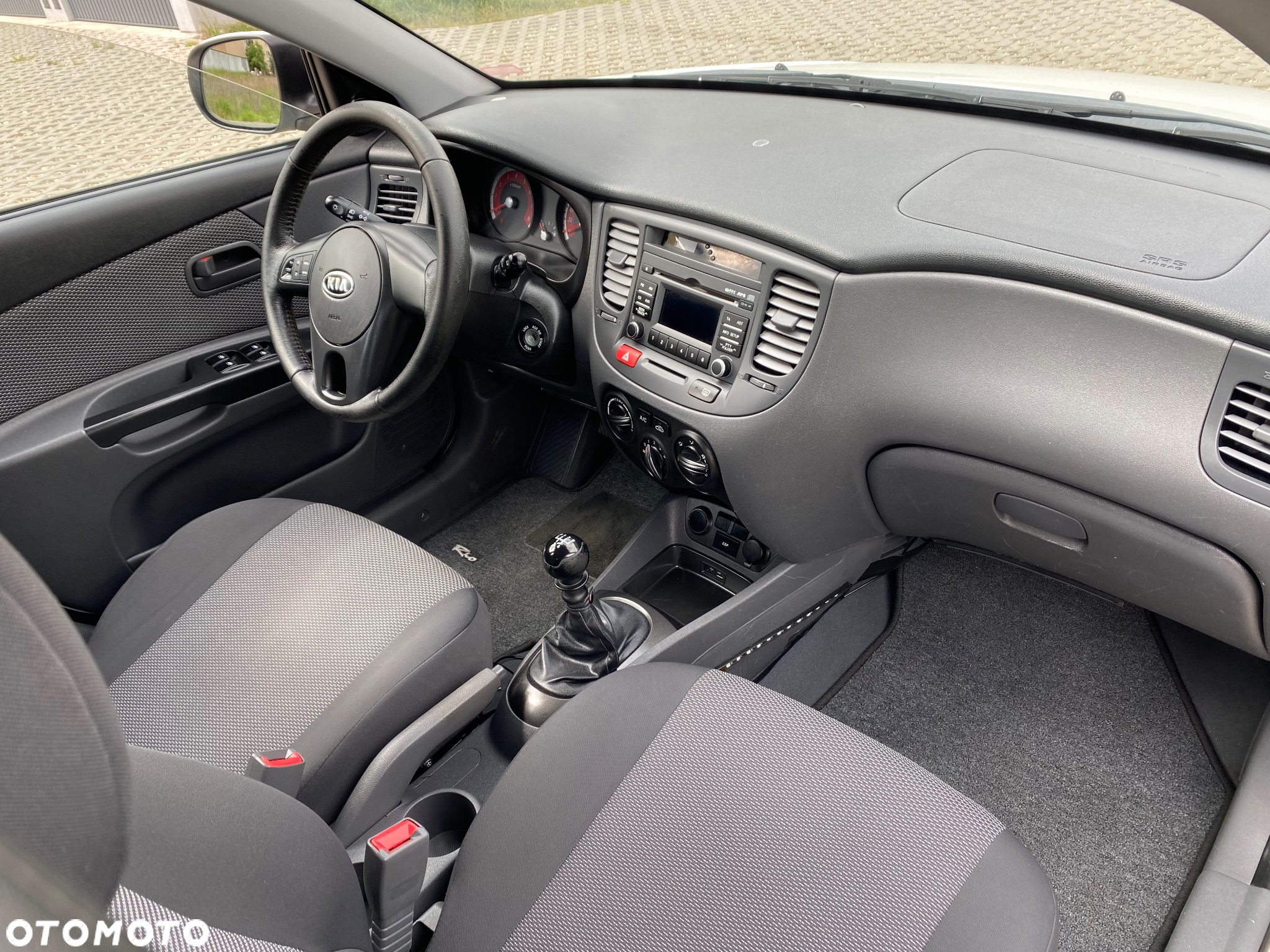 Kia Rio 1.4 Optimum - 26