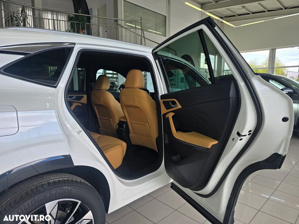 MG HS 1.5 T-GDi HEV Exclusive - 12